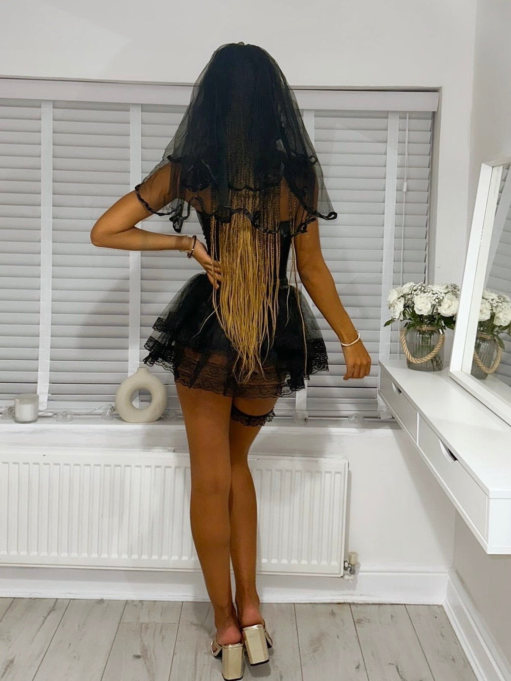 BRIDAL VEIL - BLACK