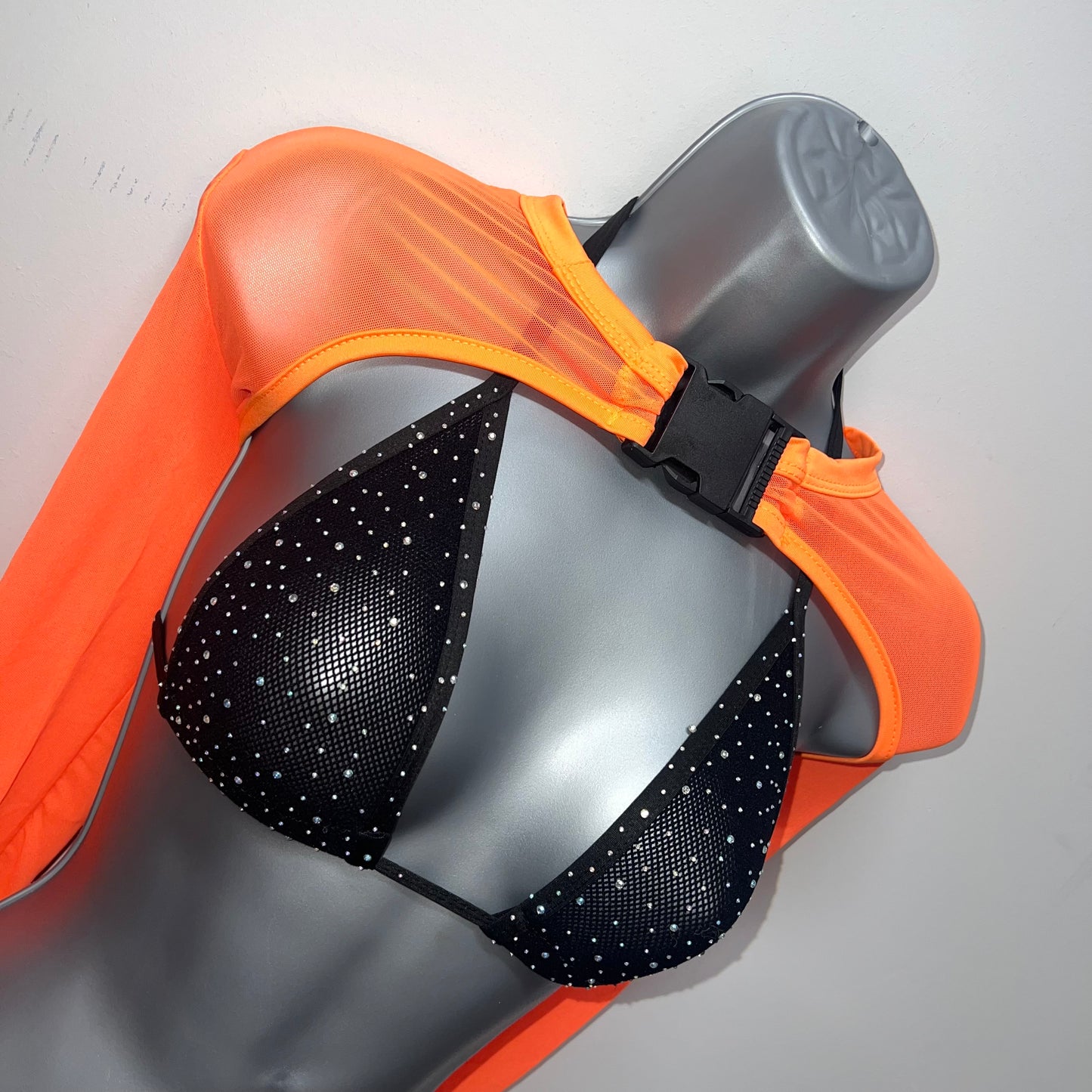 BUCKLE EXTREME CROP TOP - ORANGE