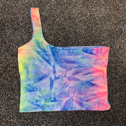 ONE SHOULDER TIE DYE CROP TOP