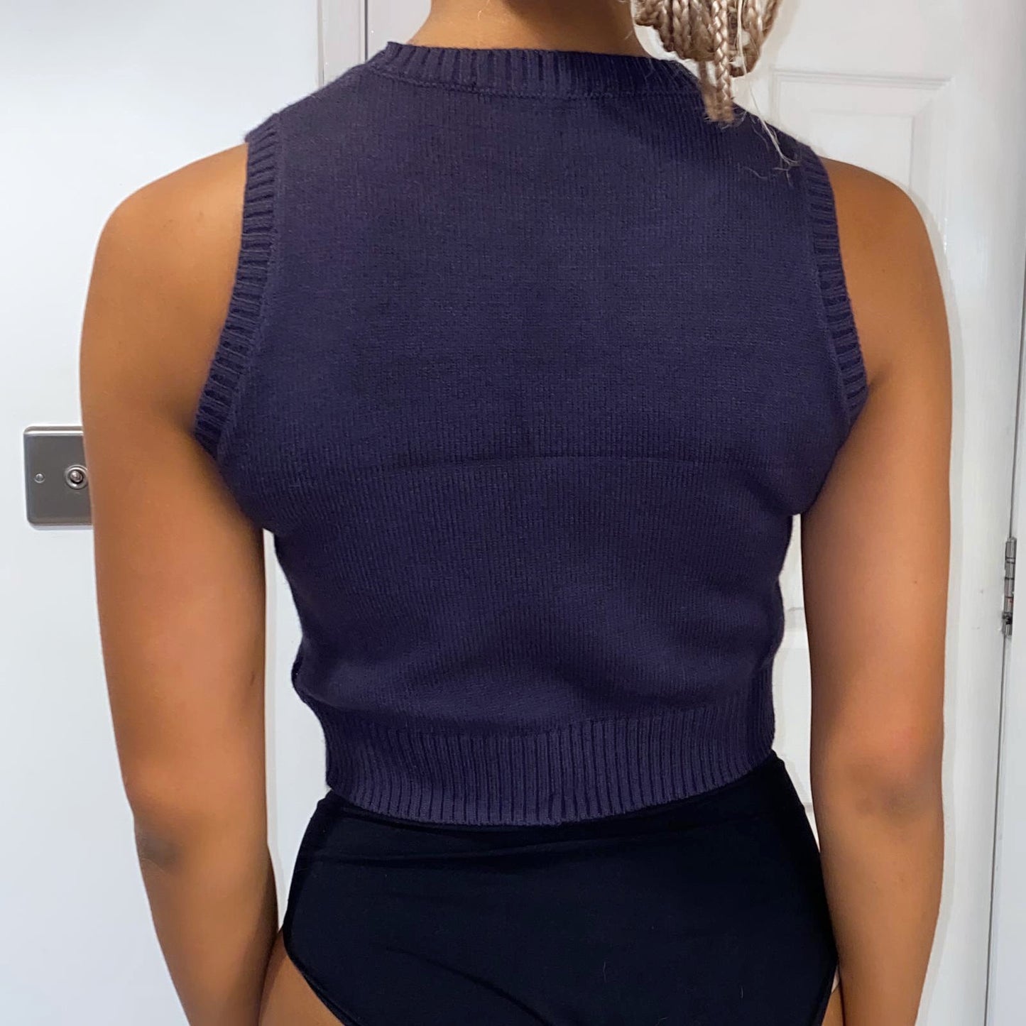 SLEEVELESS KNITTED CROP JUMPER