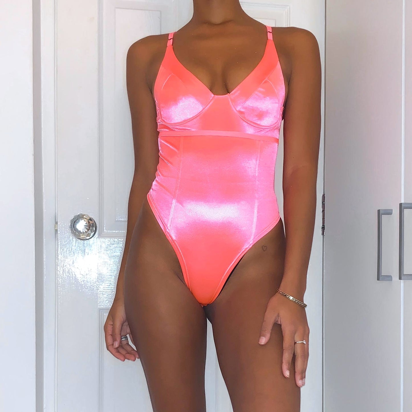 Bodysuit de satén rosa